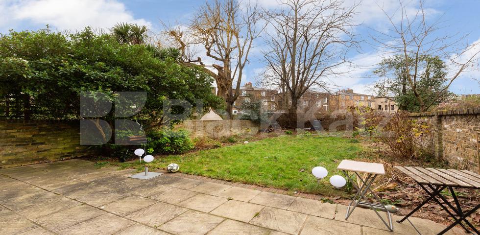 			CONVERTED HOUSE IN CAMDEN SQUARE!, 2 Bedroom, 1 bath, 1 reception Ground Floor Flat			 Cantelowes Road, CAMDEN SQUARE
